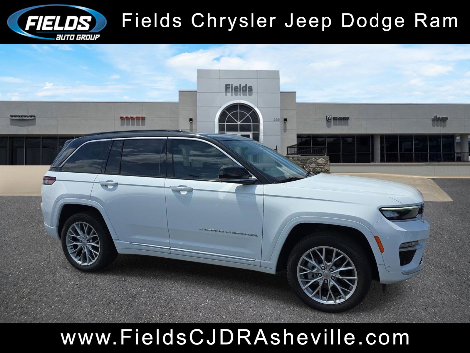 Used 2024 Jeep Grand Cherokee Summit AWD/4WD image 1