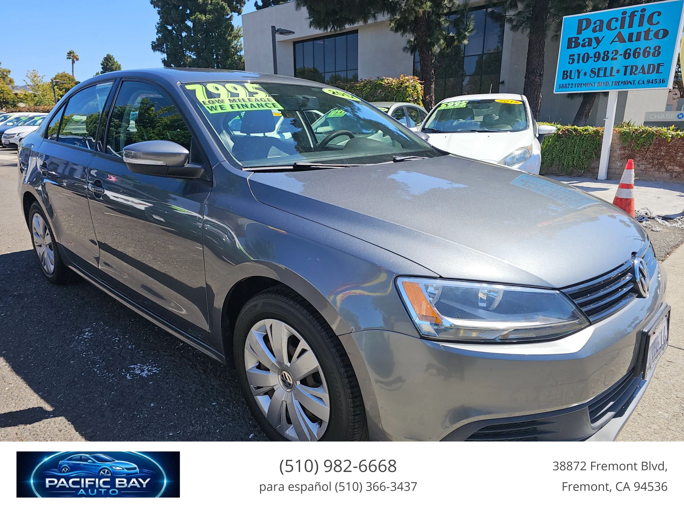 Used 2012 Volkswagen Jetta SE FWD image 1