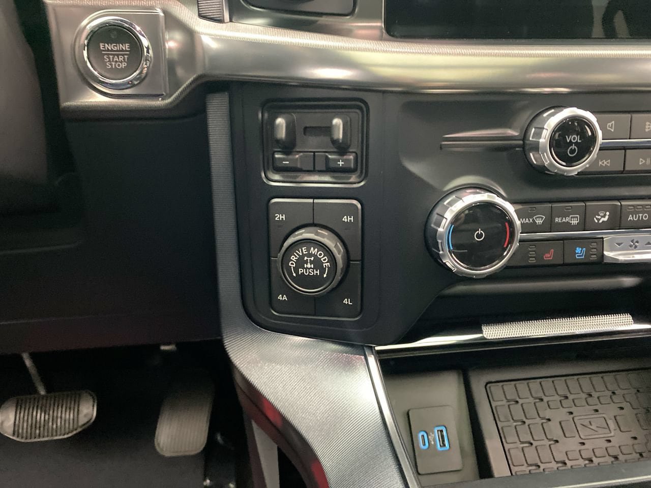 Used 2023 Ford F150 Raptor w/ Raptor 37 Performance Package AWD/4WD image 20