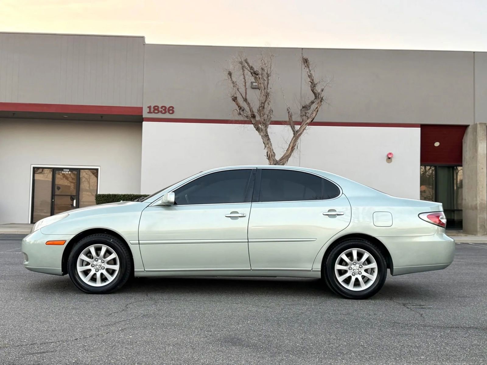 Used 2004 Lexus ES 330 image 3