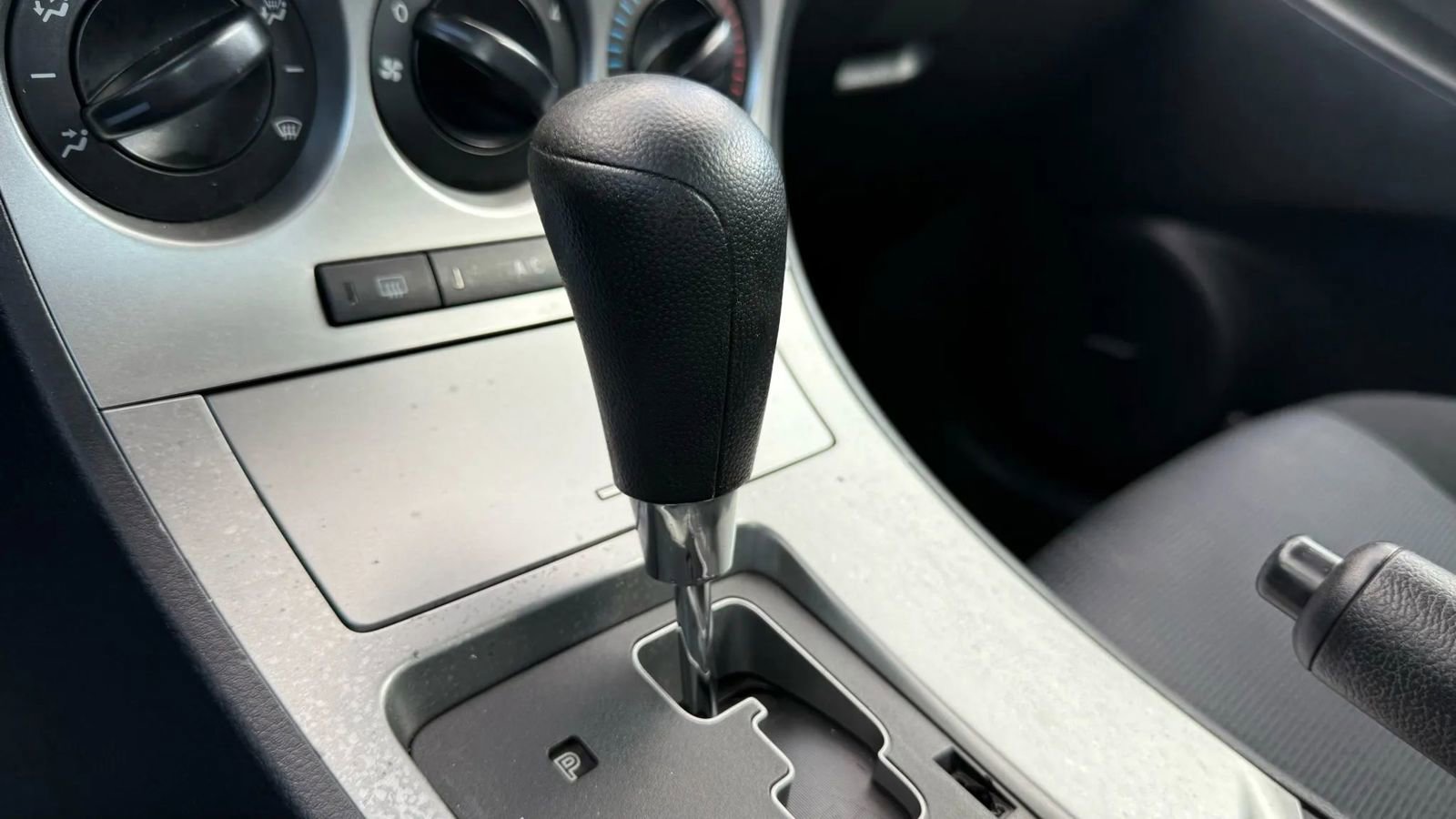 Used 2010 MAZDA MAZDA3 i Touring image 20