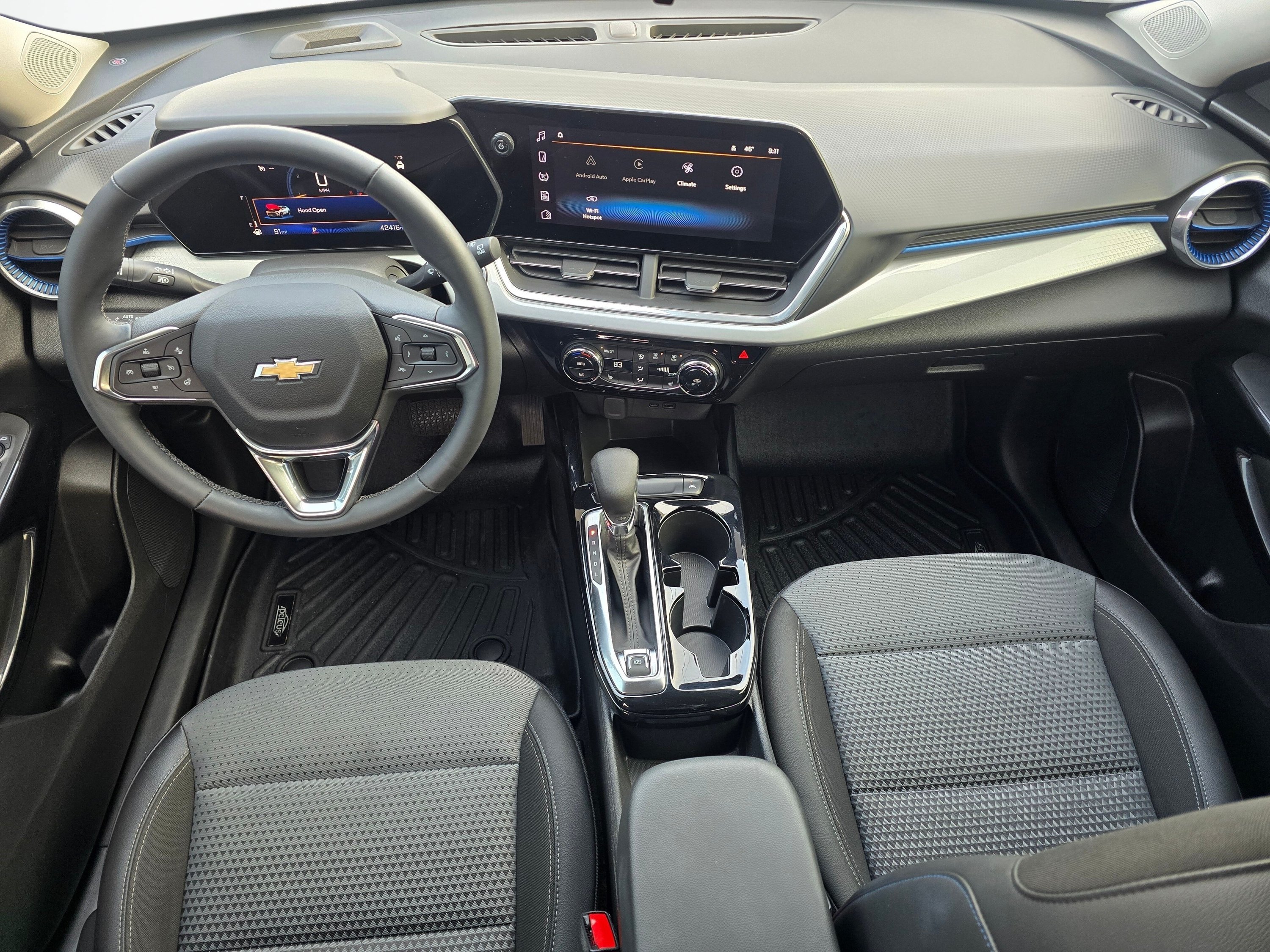 Used 2024 Chevrolet Trax LT w/ LT Convenience Package FWD image 17