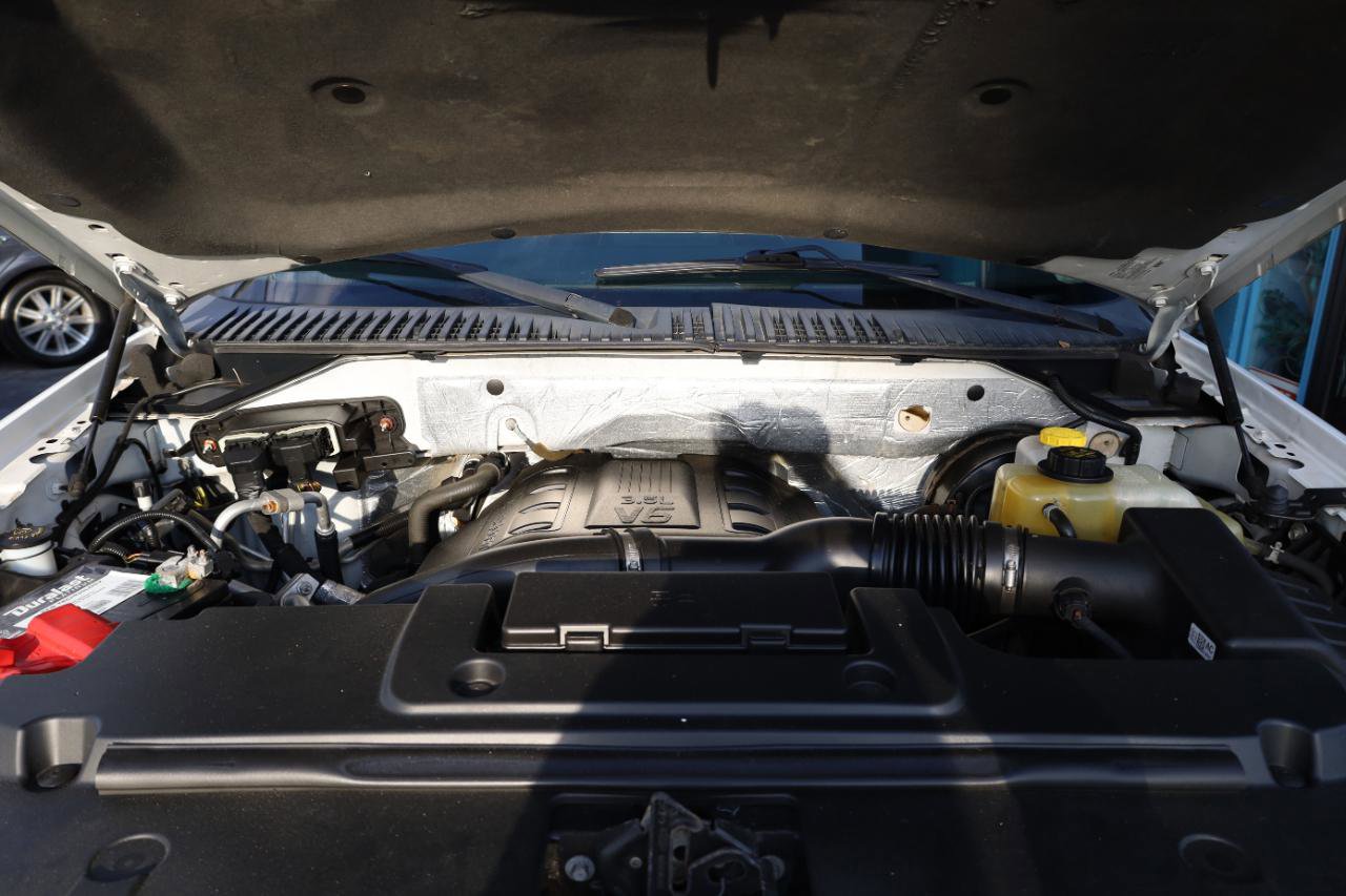 Used 2016 Ford Expedition XLT w/ Equipment Group 202A RWD image 19