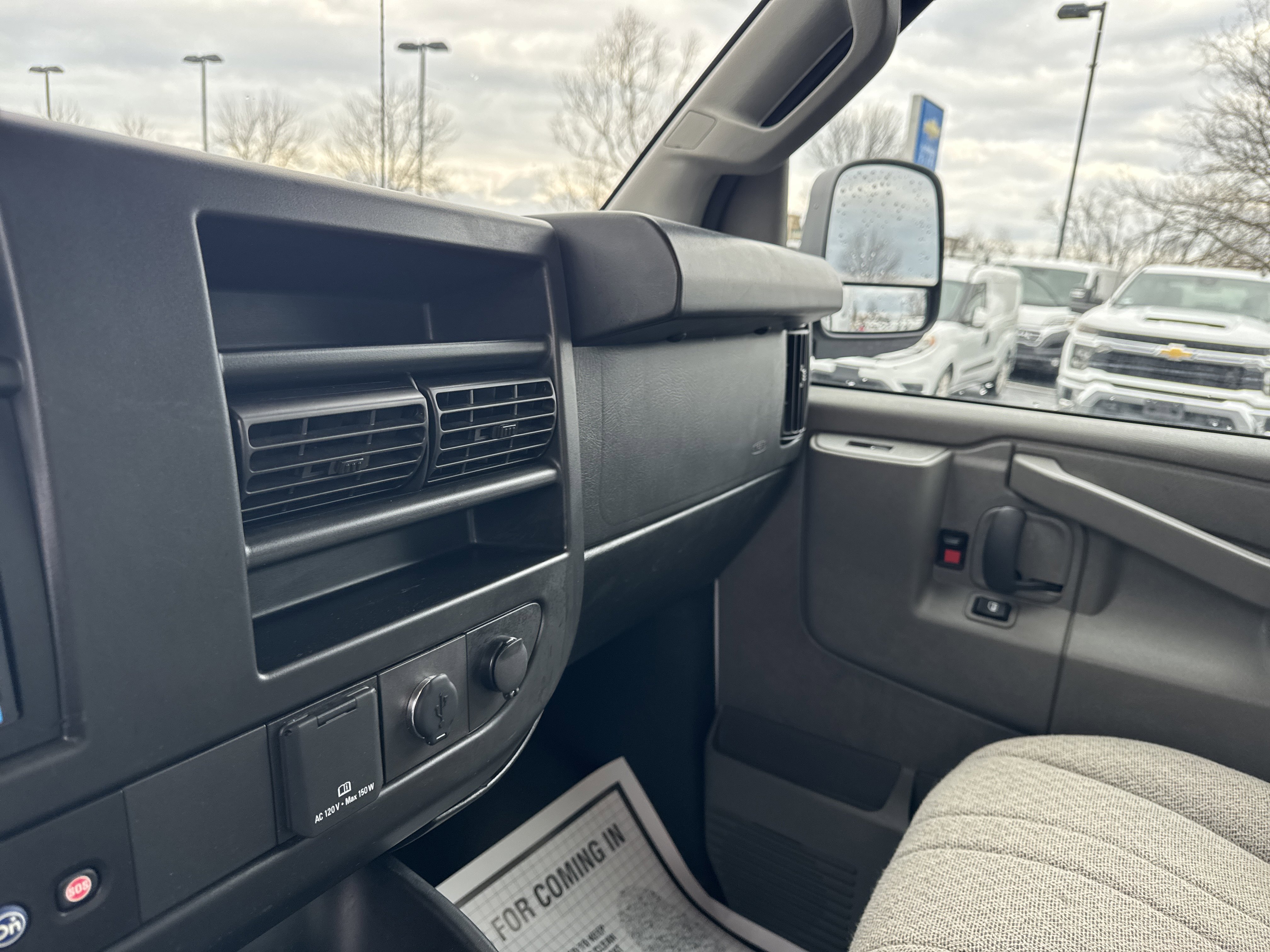 Used 2022 Chevrolet Express 3500 w/ Power Convenience Package image 25