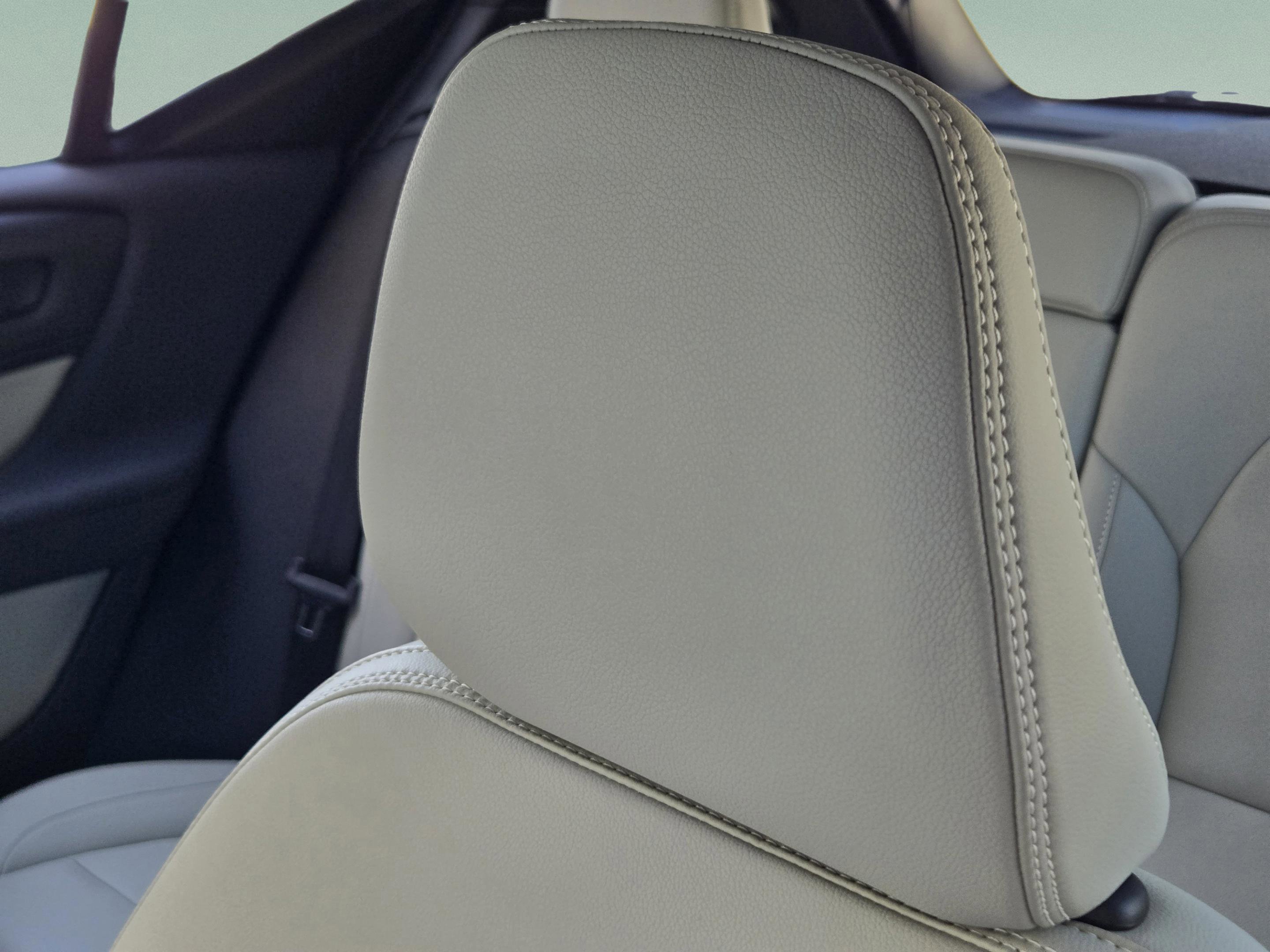 Used 2026 Volvo XC40 B5 Plus w/ Protection Package Premier image 13