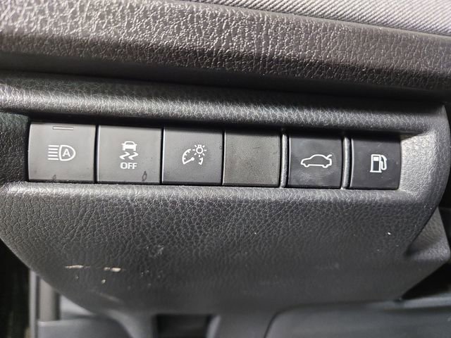 Used 2025 Toyota Camry LE image 27