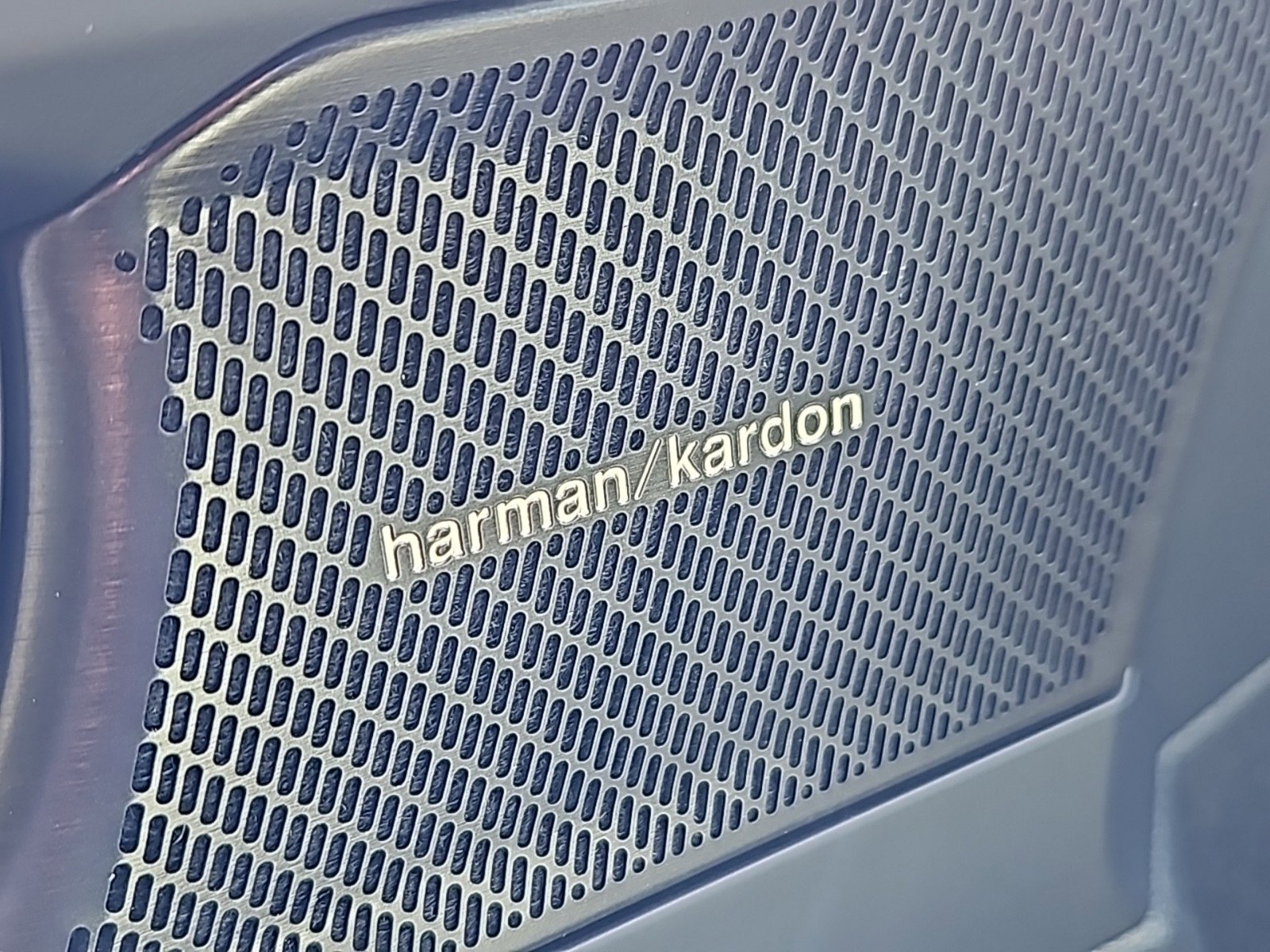 New 2025 Volvo XC40 B5 Plus w/ Protection Package Premier image 9