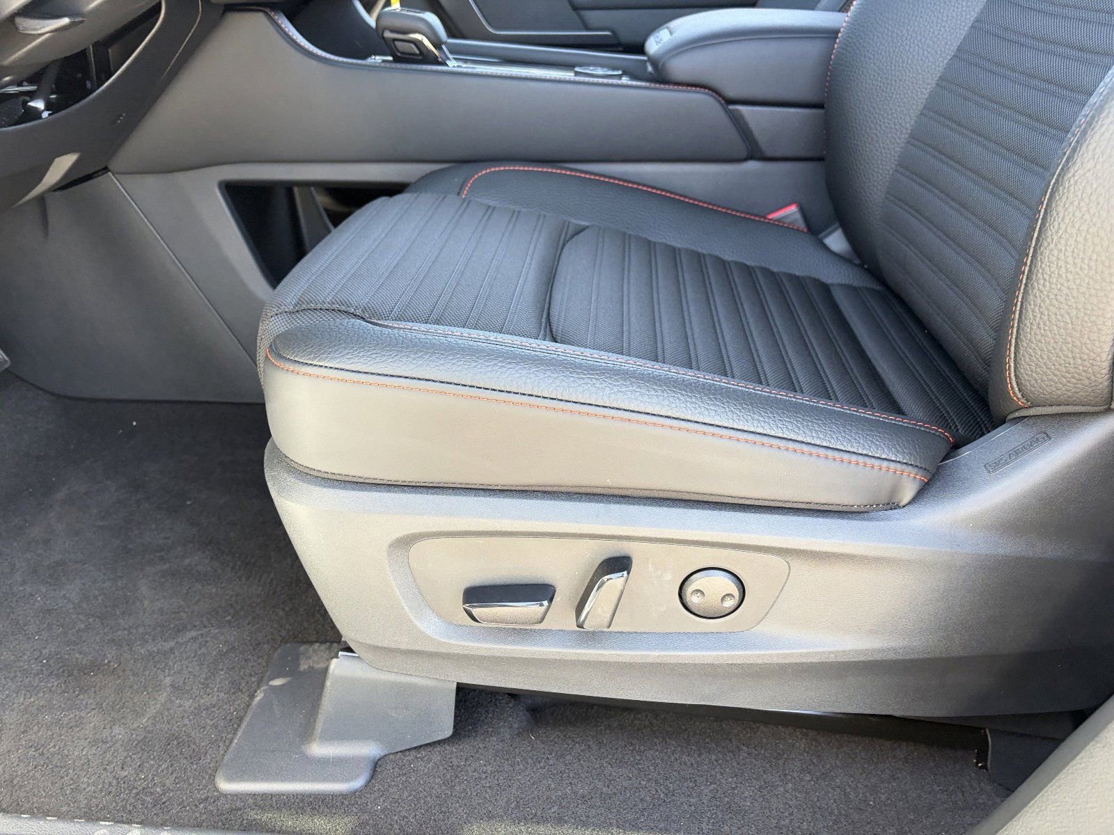 New 2026 Nissan Pathfinder Rock Creek w/ Rock Creek Premium Package AWD/4WD image 22