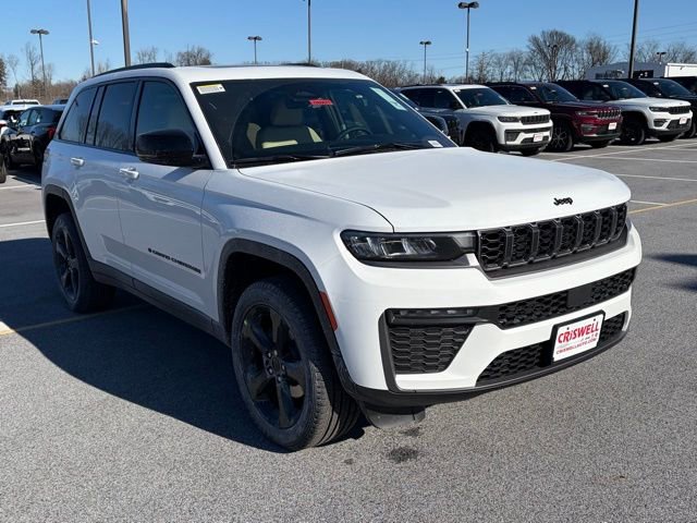 New 2026 Jeep Grand Cherokee Limited w/ Limited Altitude Package AWD/4WD image 2