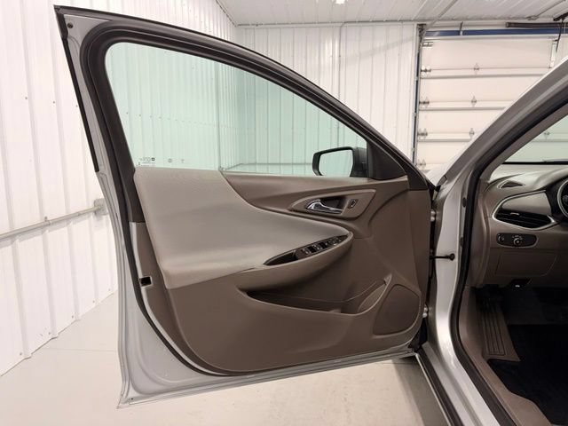 Used 2020 Chevrolet Malibu LS FWD image 14