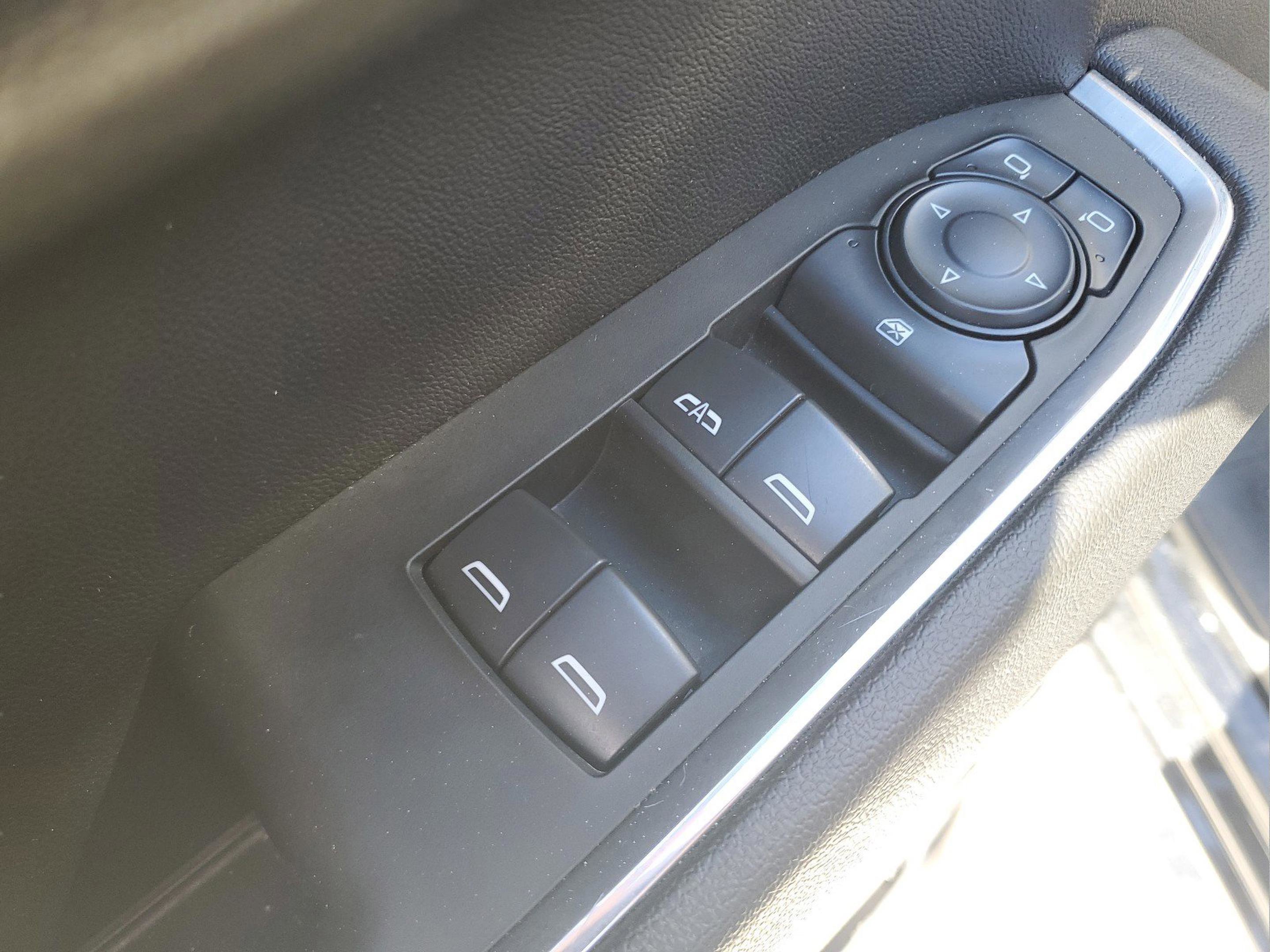 Used 2025 Chevrolet Silverado 1500 LT image 14