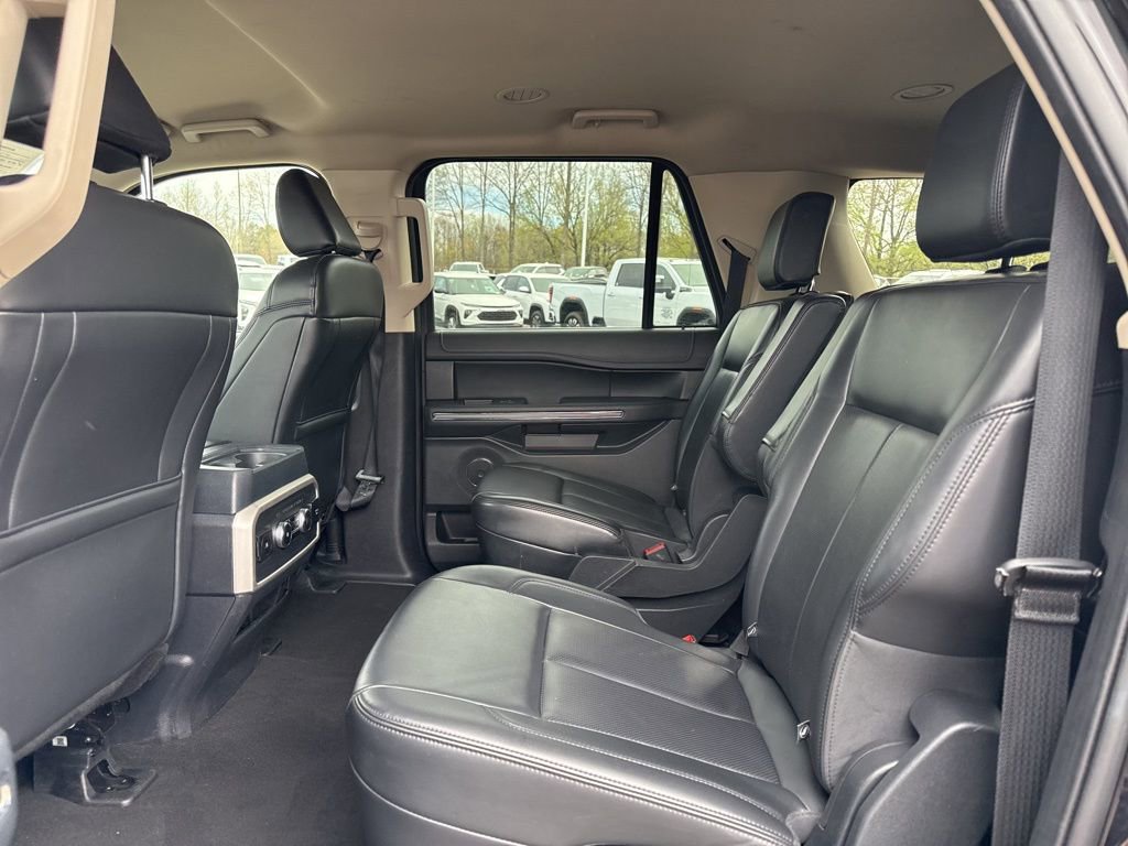 Used 2024 Ford Expedition Max XLT image 12