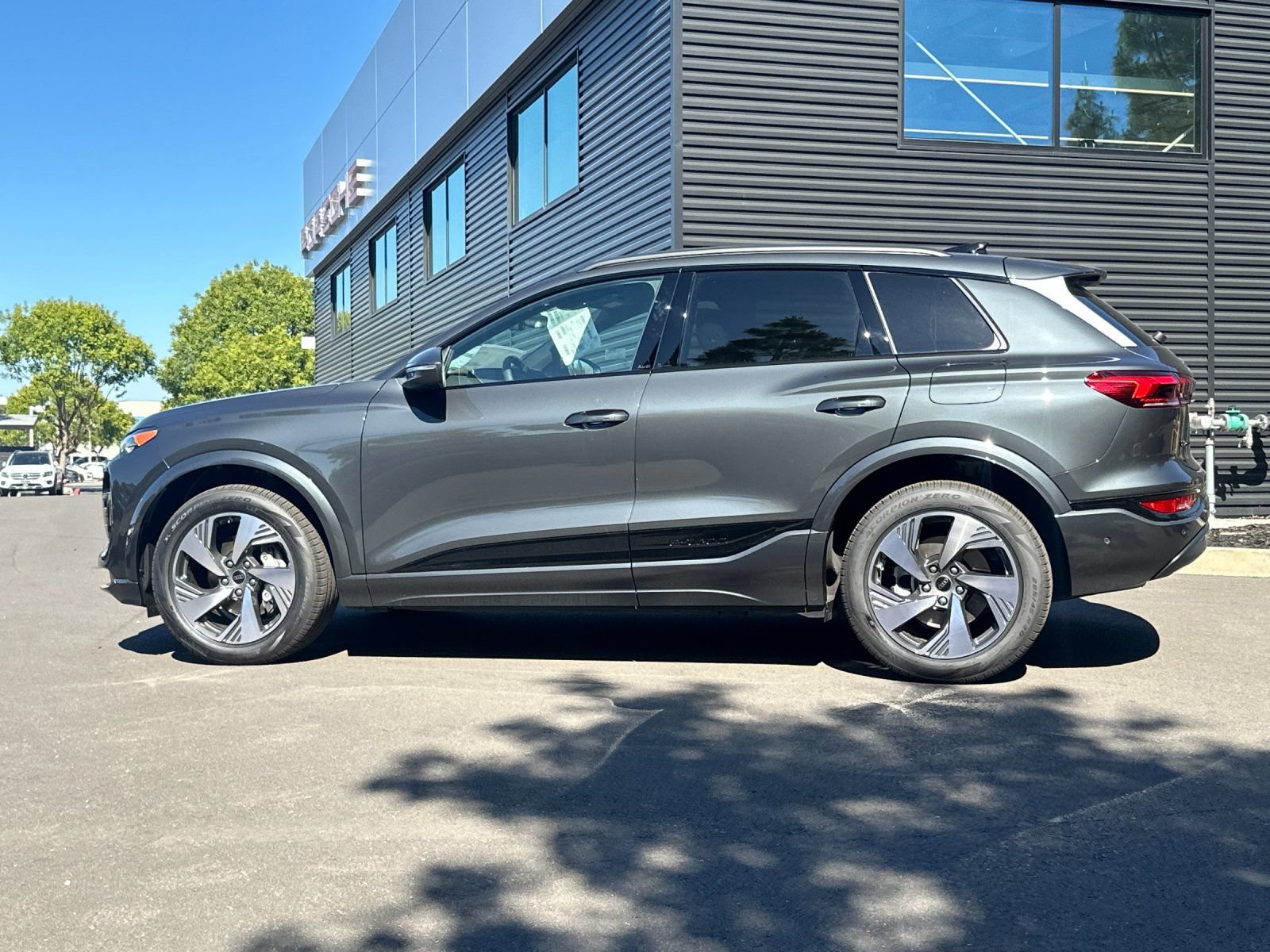 New 2027 Audi Q6 e-tron Premium AWD/4WD image 3