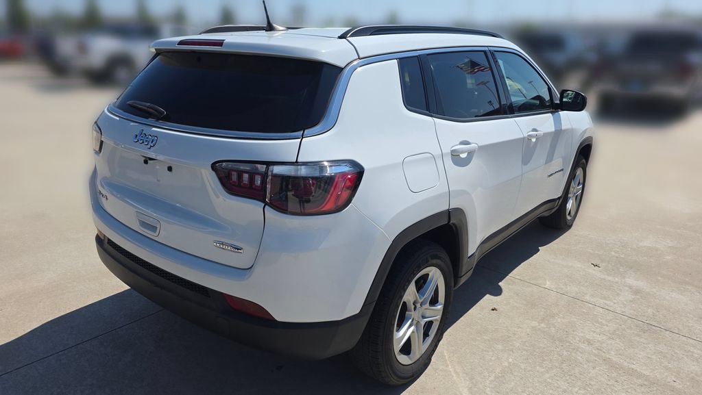 Used 2023 Jeep Compass Latitude AWD/4WD image 5