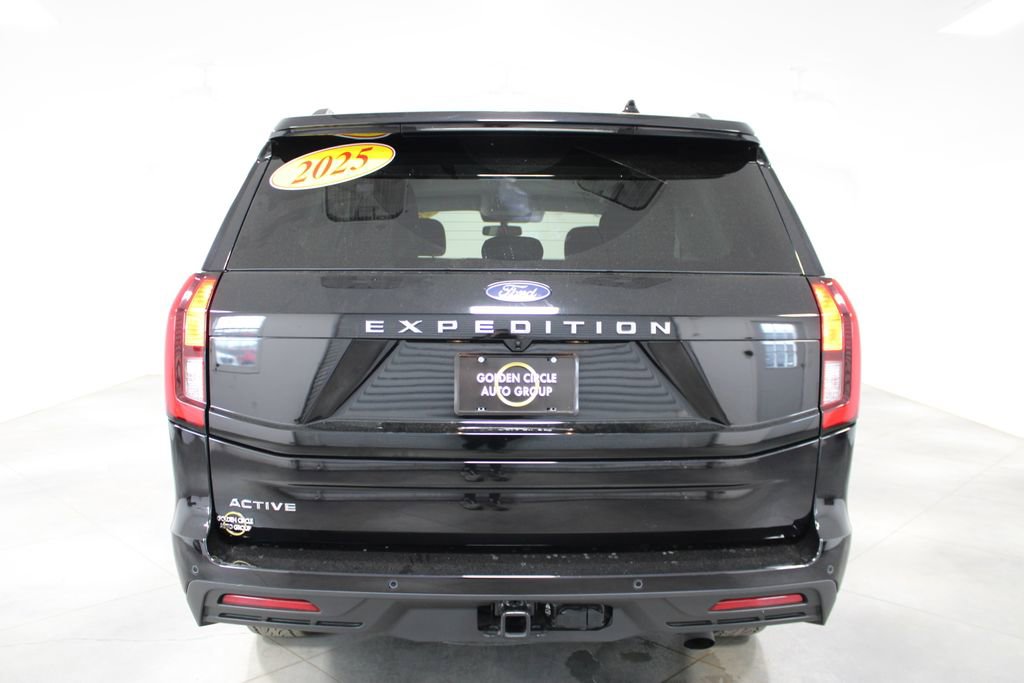 Used 2025 Ford Expedition Active image 8