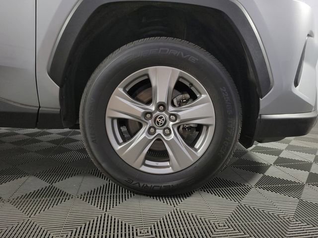 Used 2024 Toyota RAV4 XLE FWD image 11