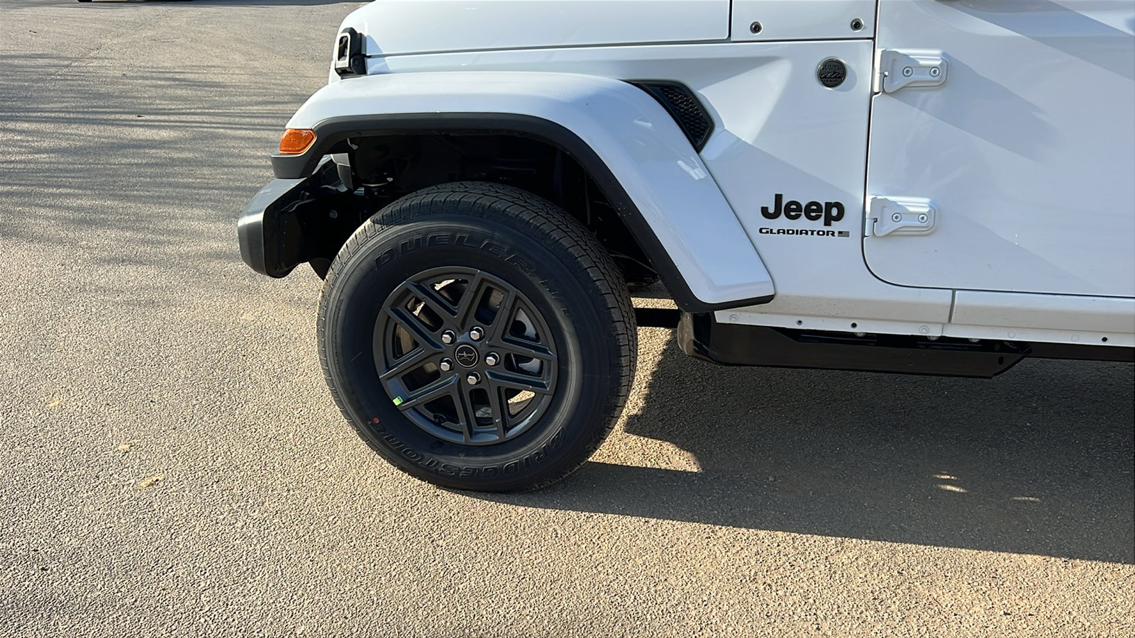 New 2026 Jeep Gladiator Sport AWD/4WD image 12