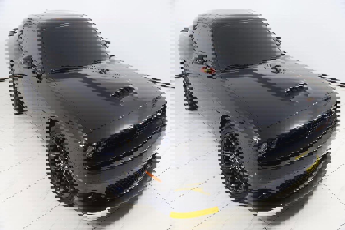 Used 2022 Dodge Challenger R/T w/ Blacktop Package image 18