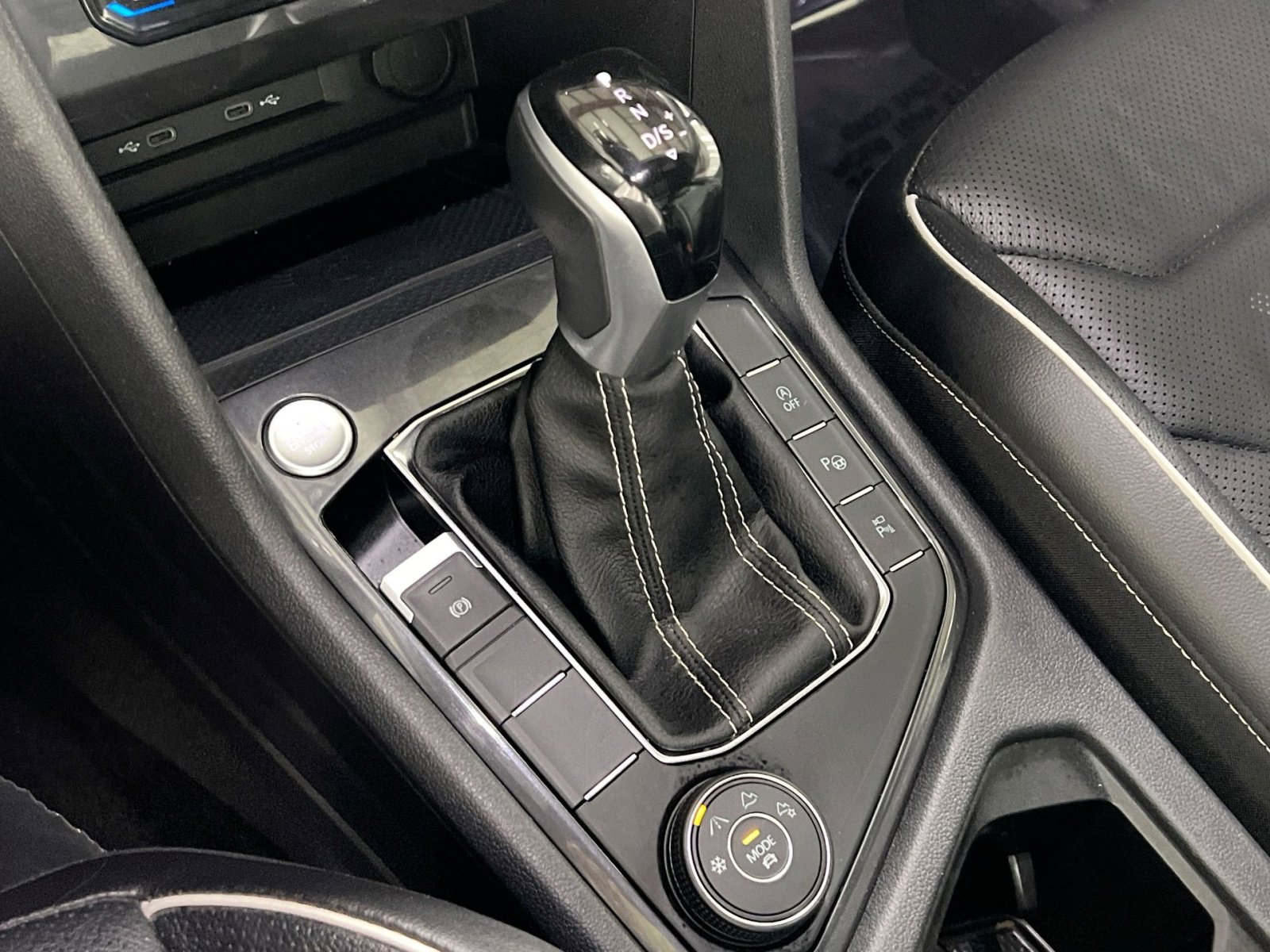 Used 2024 Volkswagen Tiguan SEL R-Line image 20