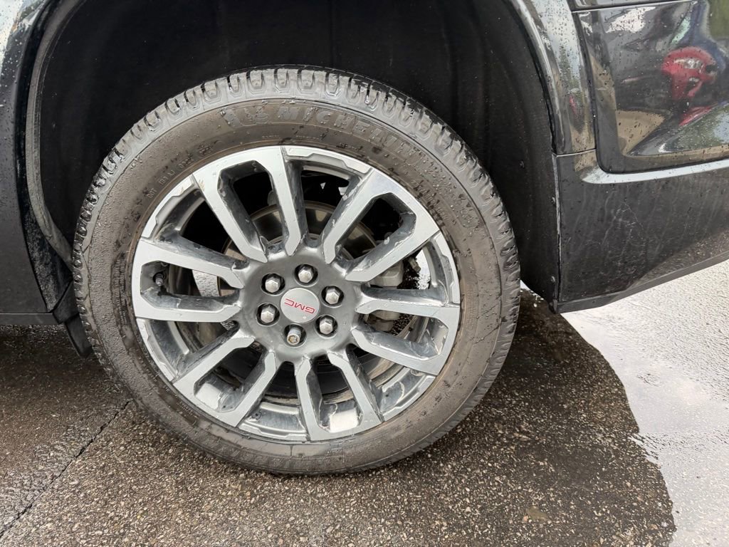 Used 2020 GMC Acadia Denali w/ Technology Package FWD image 6