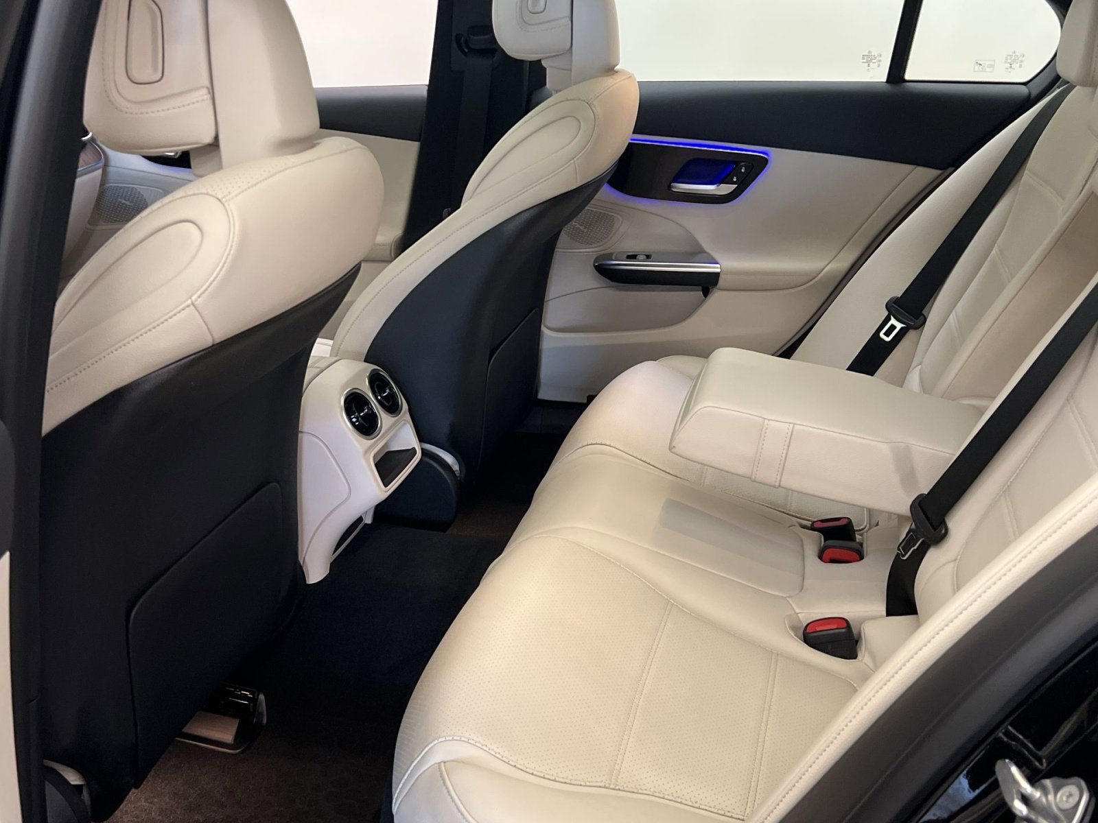 Used 2023 Mercedes-Benz C 300 4MATIC Sedan image 23