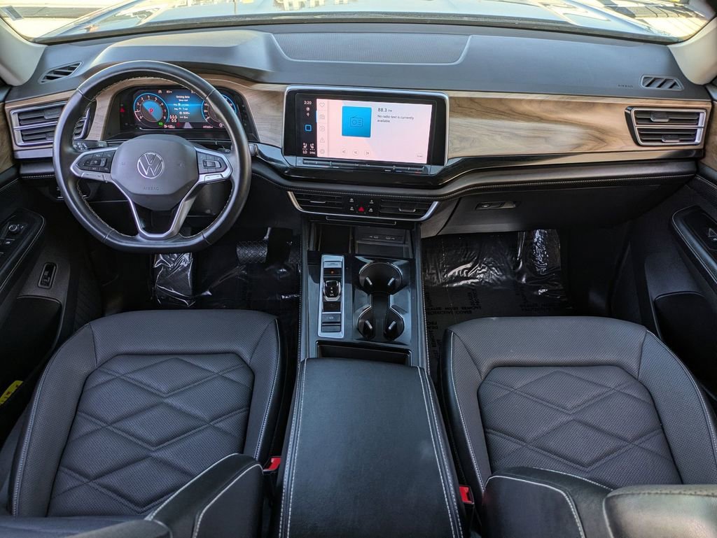 Used 2024 Volkswagen Atlas SE image 25