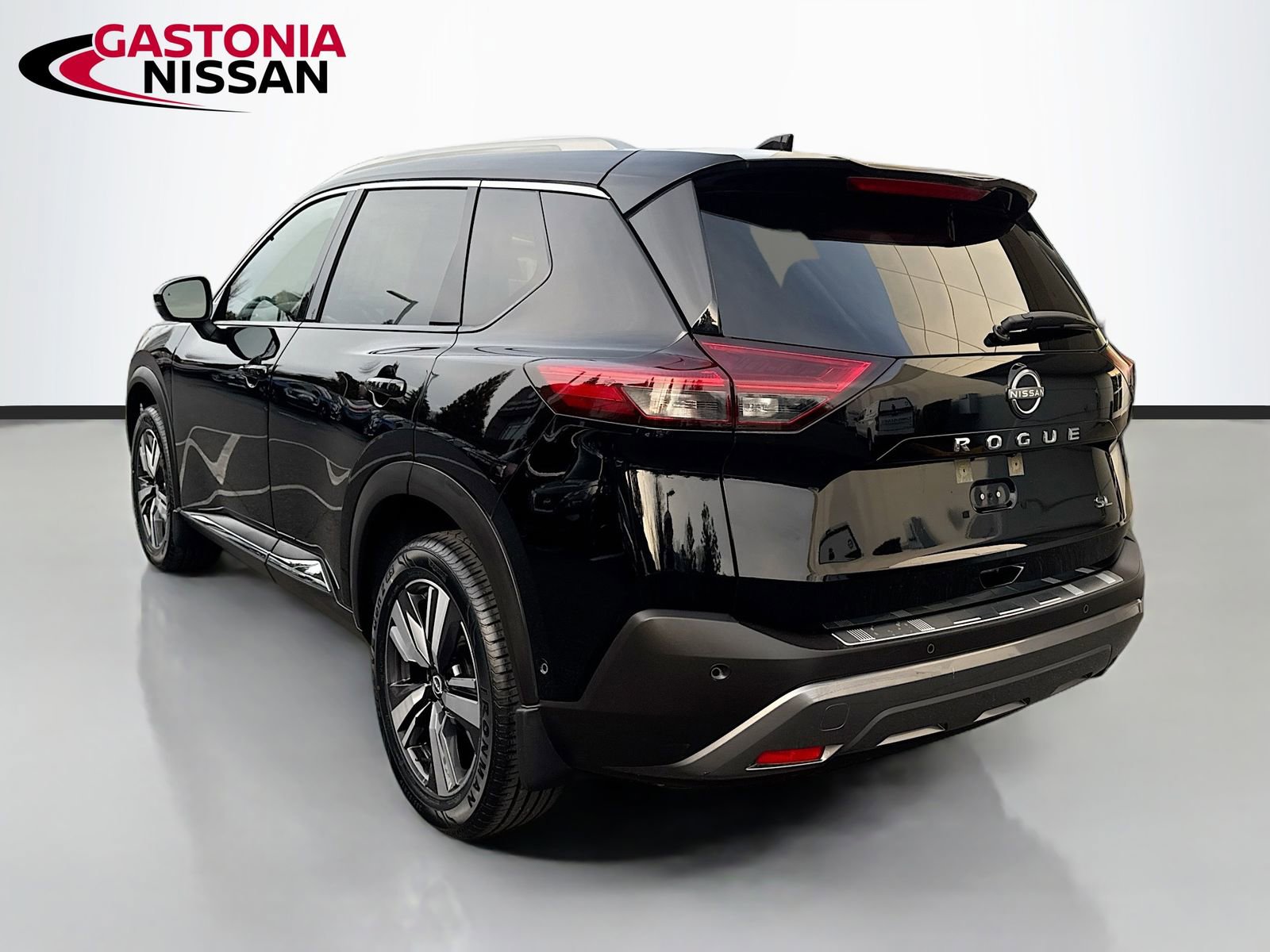 Used 2023 Nissan Rogue SL w/ SL Premium Package image 6