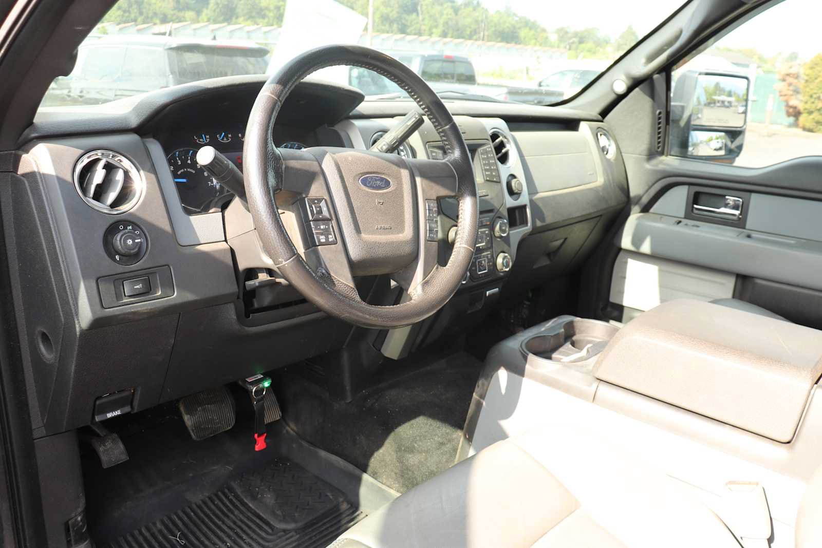 Used 2014 Ford F150 XLT w/ Equipment Group 302A Luxury AWD/4WD image 10
