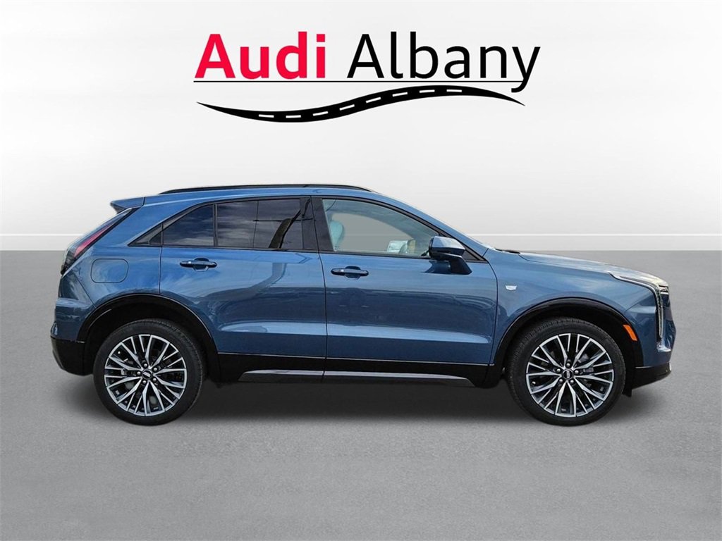 Used 2025 Cadillac XT4 Sport image 3