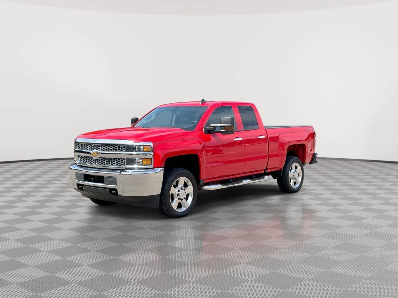 Used 2019 Chevrolet Silverado 2500 W/T w/ Snow Plow Prep Package AWD/4WD image 4