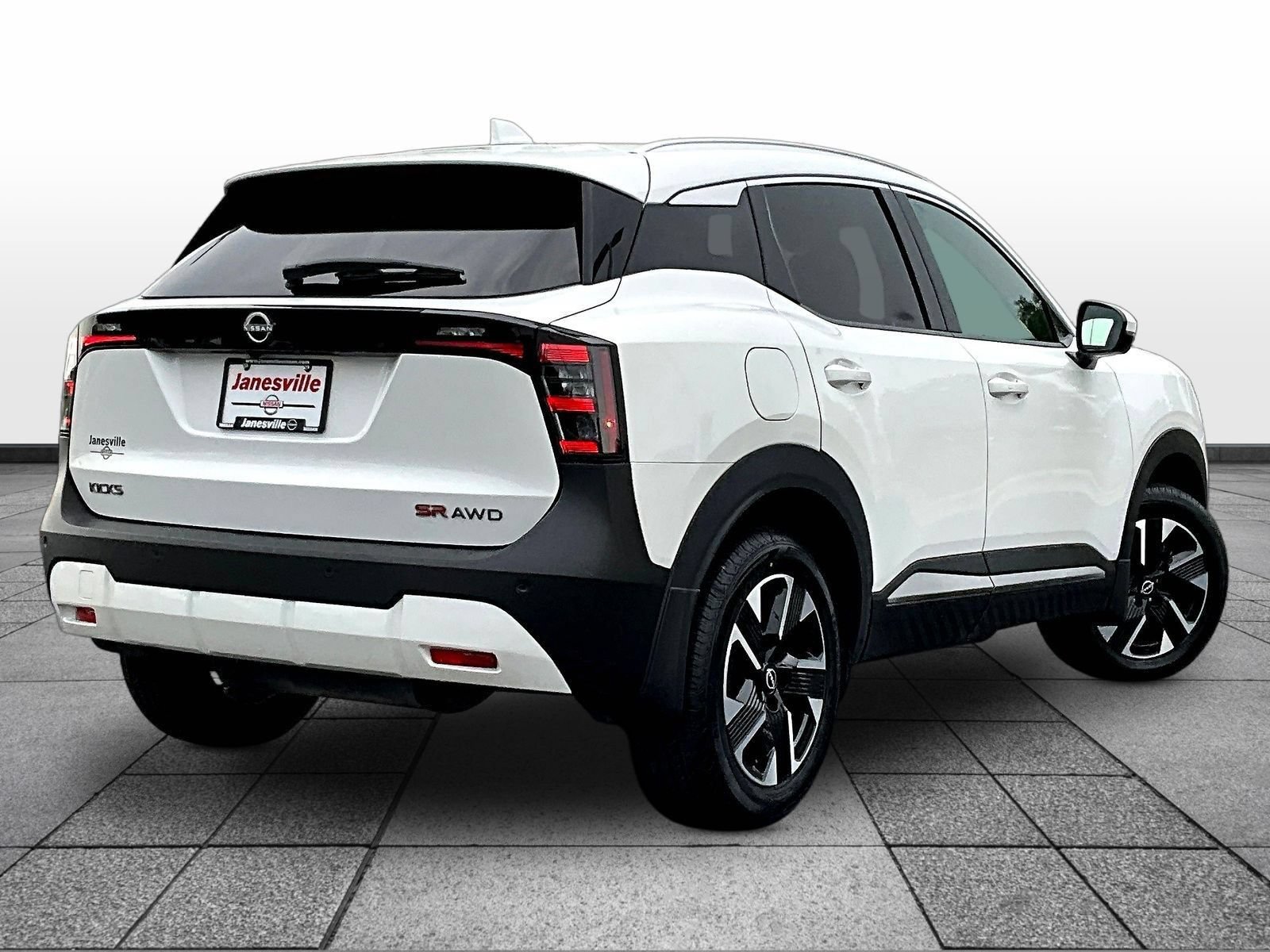 Certified 2025 Nissan Kicks SR AWD/4WD image 7