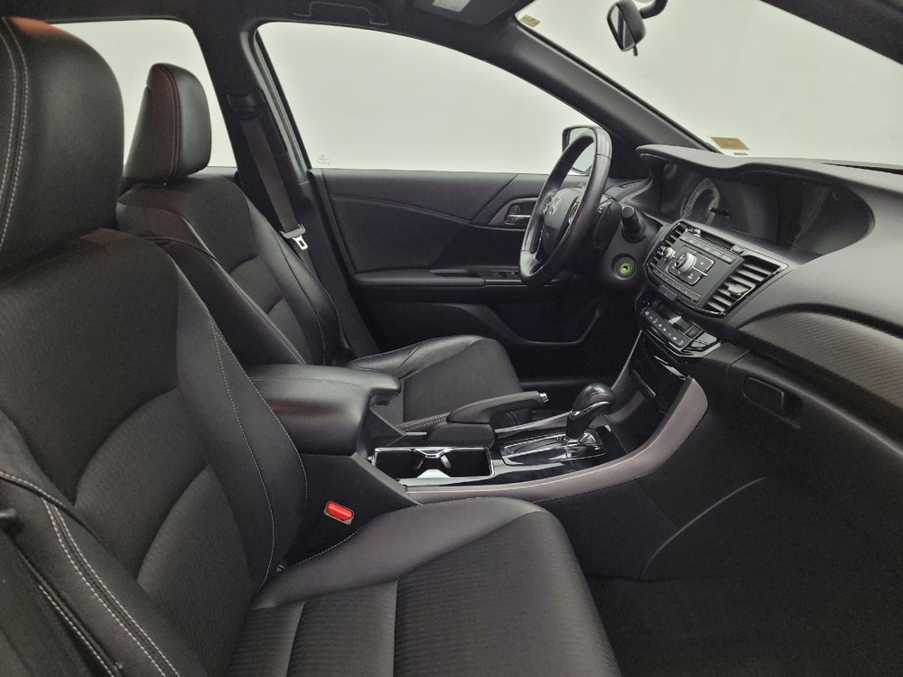 Used 2017 Honda Accord Sport image 21