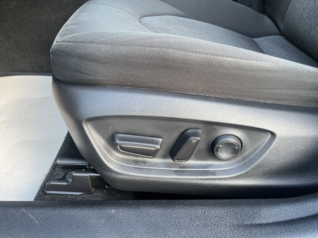 Used 2020 Toyota Camry LE image 12