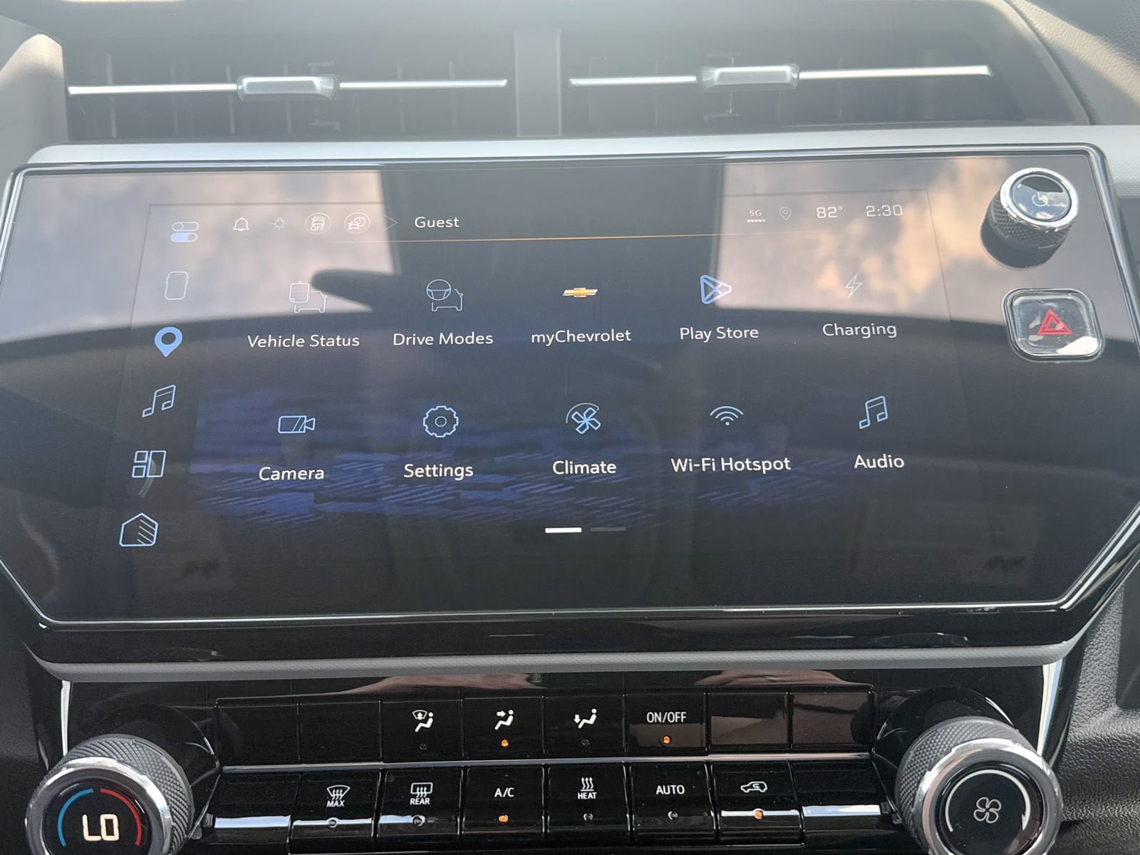 New 2027 Chevrolet Bolt LT w/ LPO, All-Weather Package FWD image 19