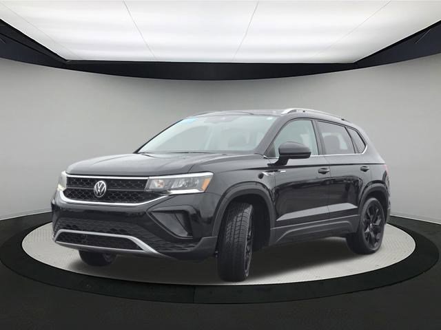 Certified 2023 Volkswagen Taos SE w/ Panoramic Sunroof Package image 3