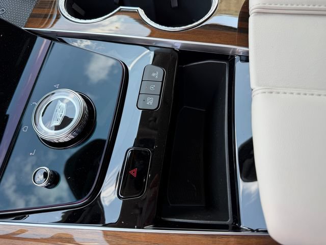 New 2026 Cadillac Escalade ESV Platinum Luxury AWD/4WD image 17