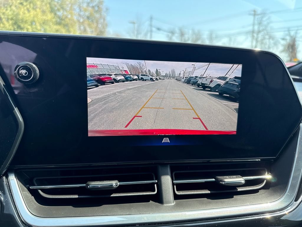 Used 2024 Chevrolet Trax RS w/ Sunroof Package image 28