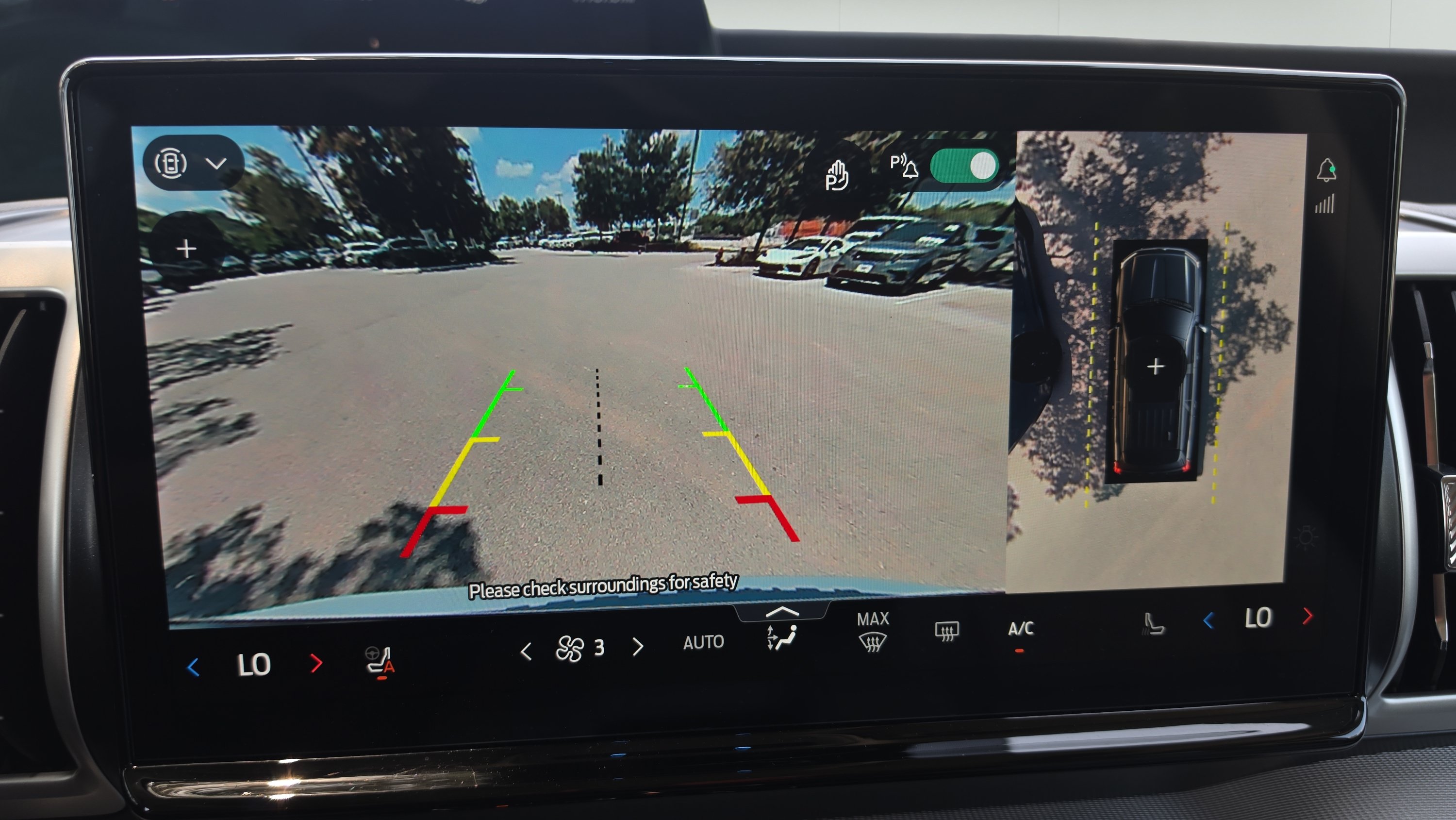 Used 2025 Ford Expedition Active RWD image 16