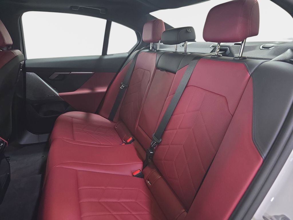 Used 2025 BMW i5 eDrive40i w/ Premium Package image 14