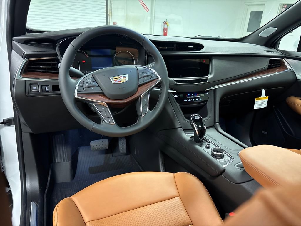New 2025 Cadillac XT5 Premium Luxury w/ LPO, Floor Liner Package image 25