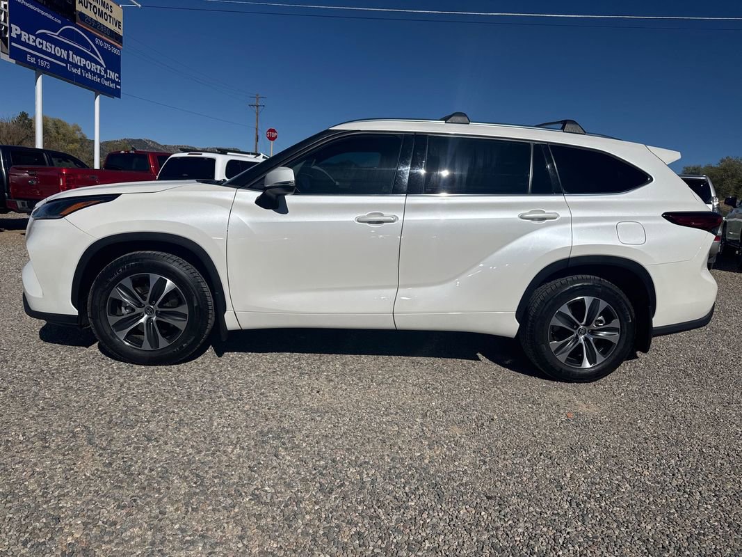 Used 2021 Toyota Highlander XLE image 4