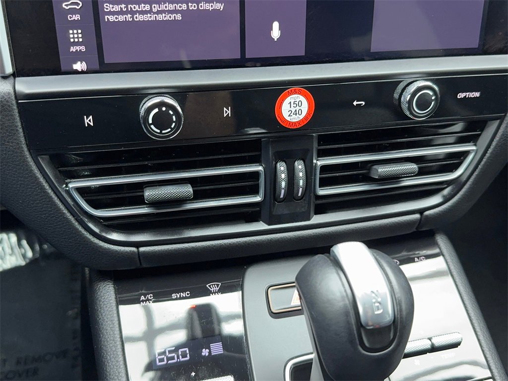 Used 2024 Porsche Macan image 31