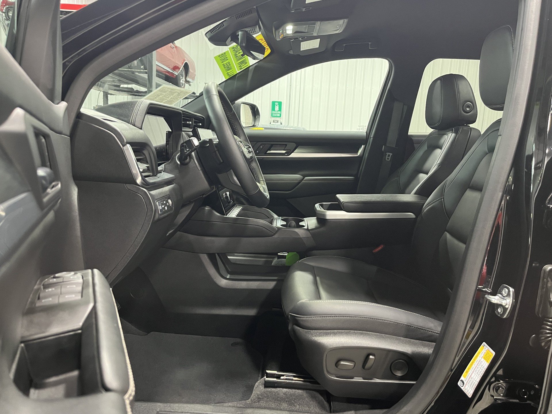 Certified 2025 GMC Terrain Elevation w/ Elevation Premium Package AWD/4WD image 12