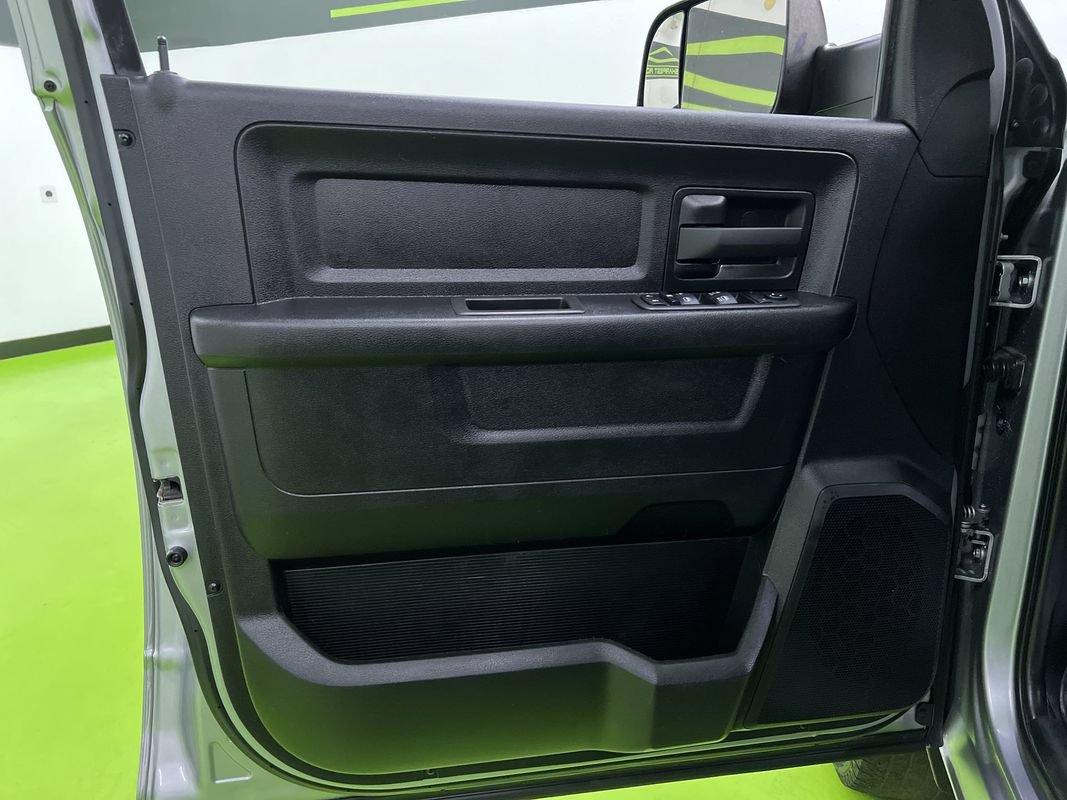 Used 2022 RAM 3500 Tradesman RWD image 16
