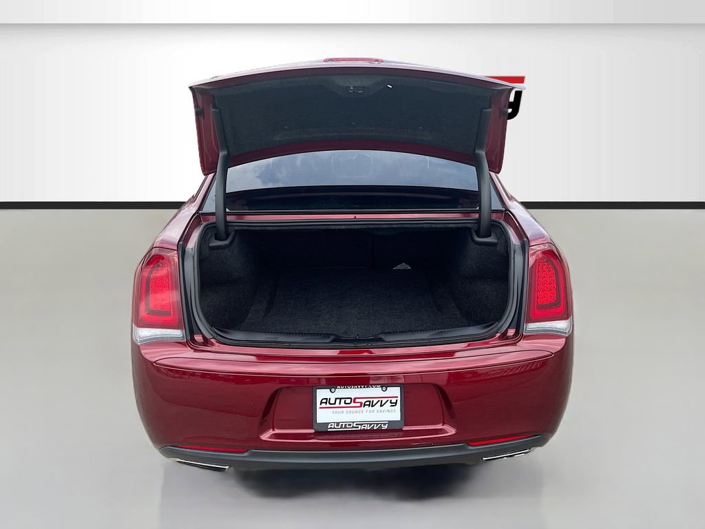 Used 2022 Chrysler 300 Touring w/ Sport Appearance Package image 23