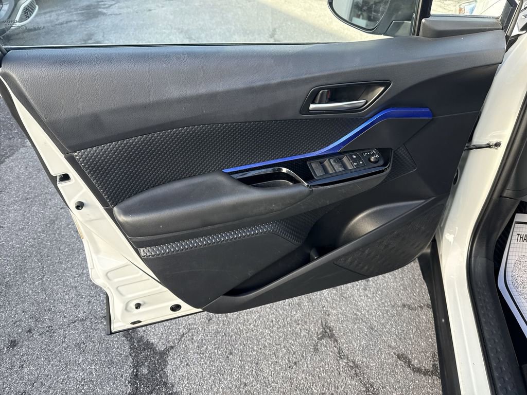 Used 2020 Toyota C-HR XLE FWD image 21