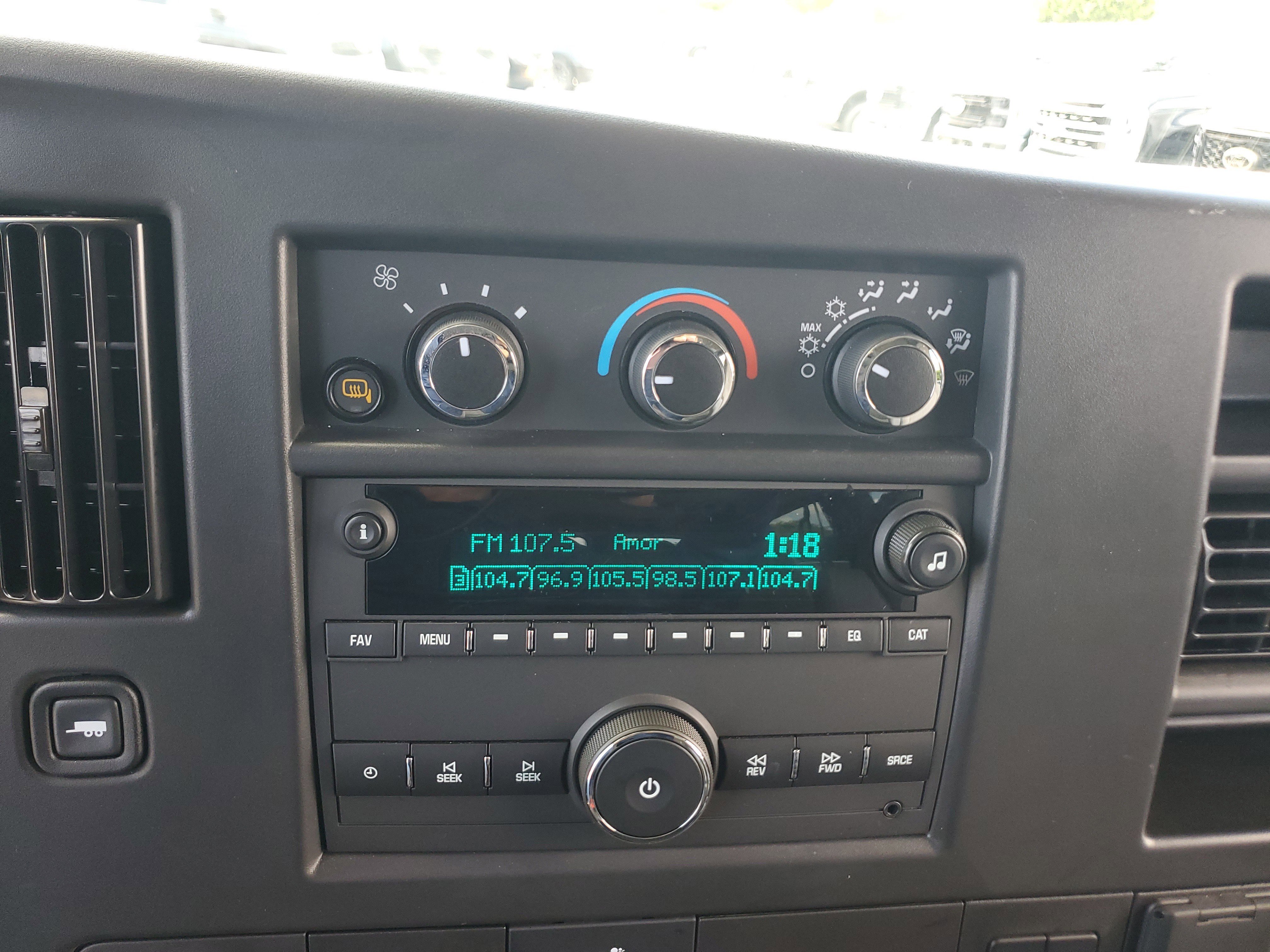 Used 2025 Chevrolet Express 3500 LT w/ LT Preferred Equipment Group RWD image 22