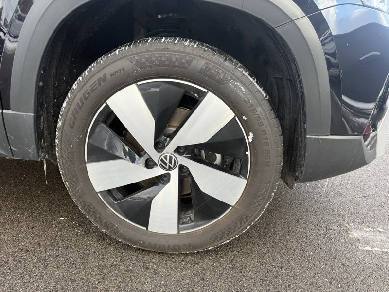 Used 2025 Volkswagen Taos S image 4