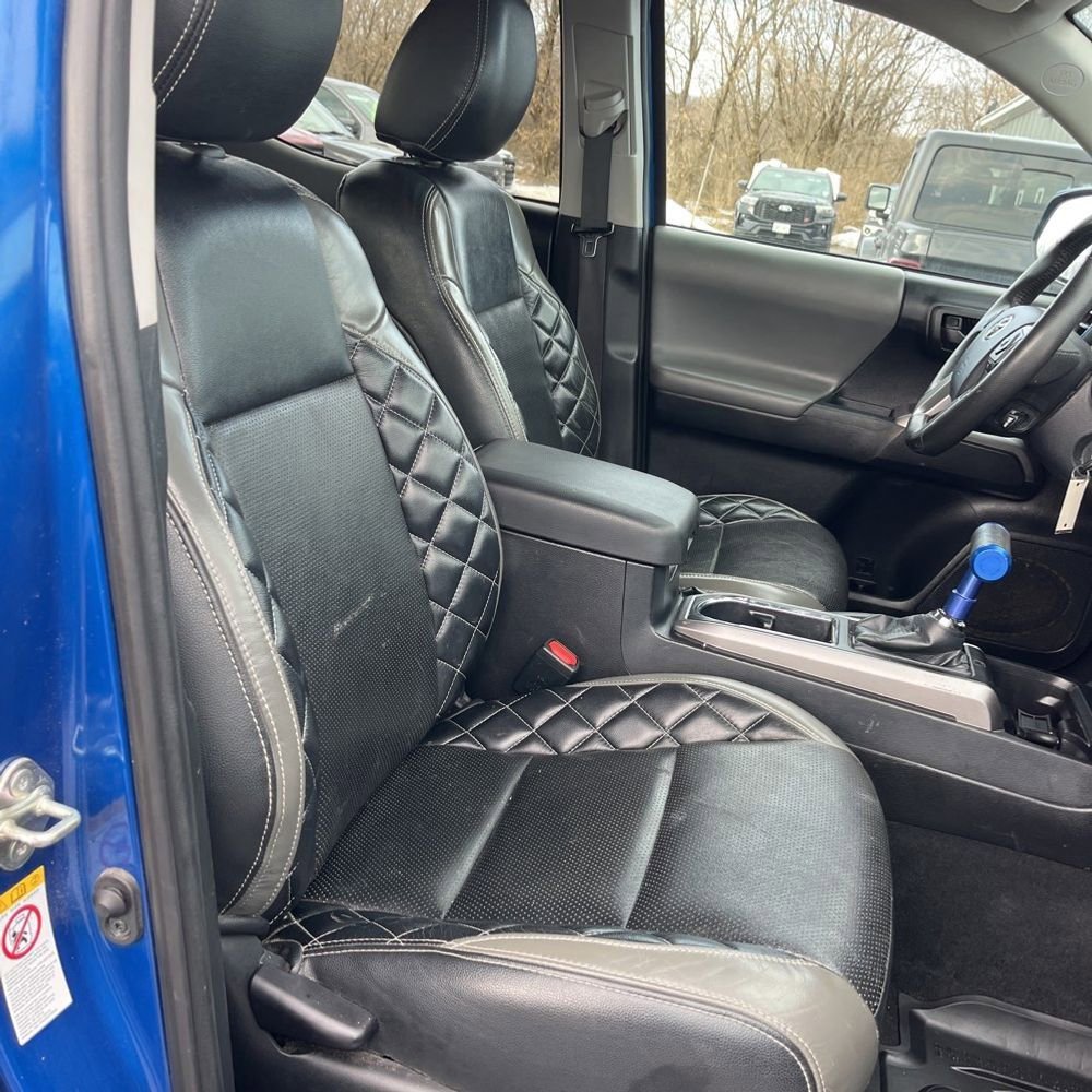 Used 2018 Toyota Tacoma SR5 image 6