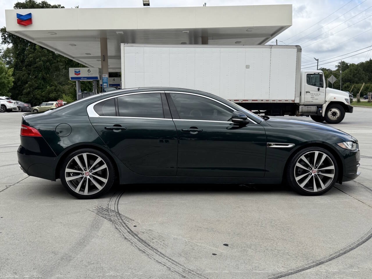 Used 2017 Jaguar XE Prestige RWD image 19